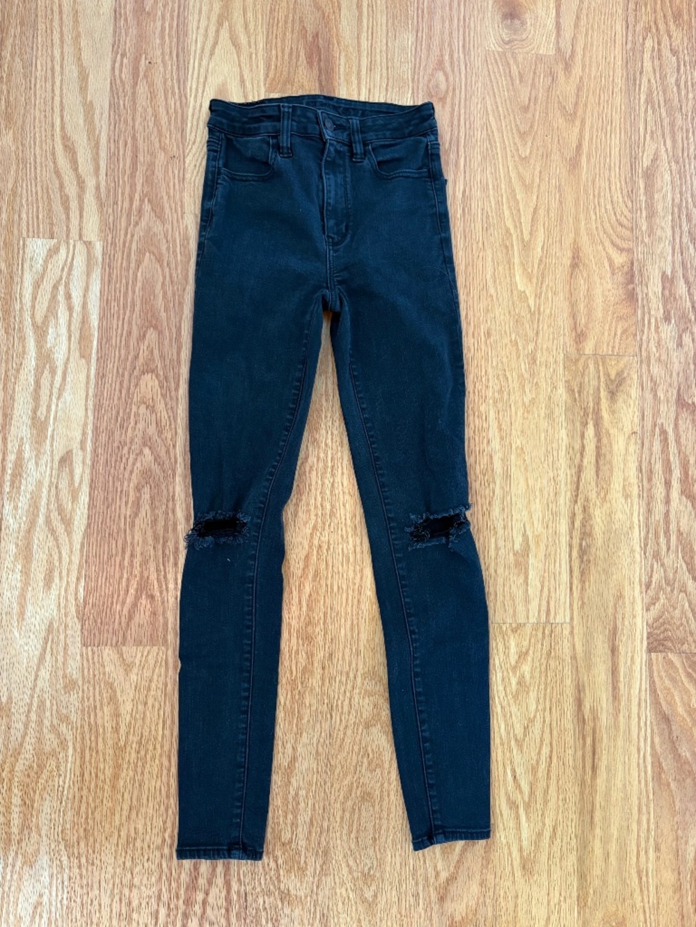 Black American Eagle skinny jeans